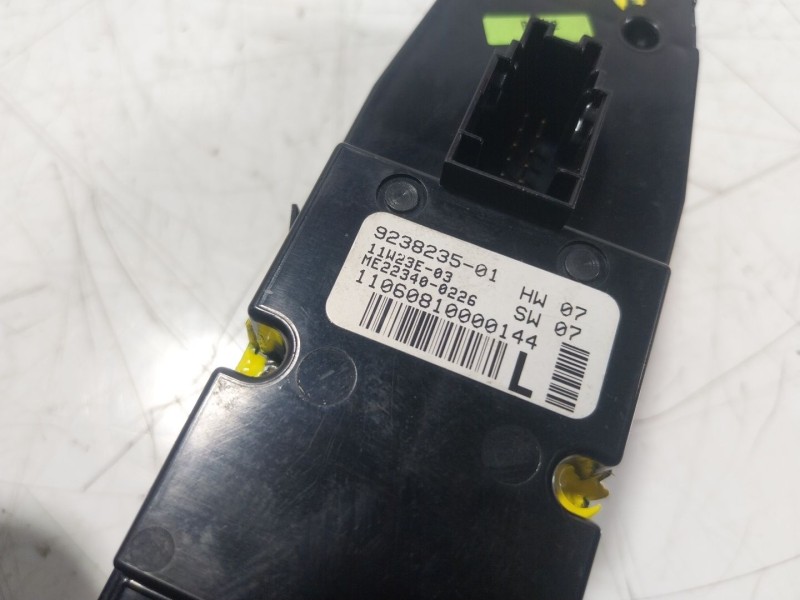 Recambio de mando elevalunas delantero izquierdo para bmw 5 (f10) 520 d referencia OEM IAM  923823501 