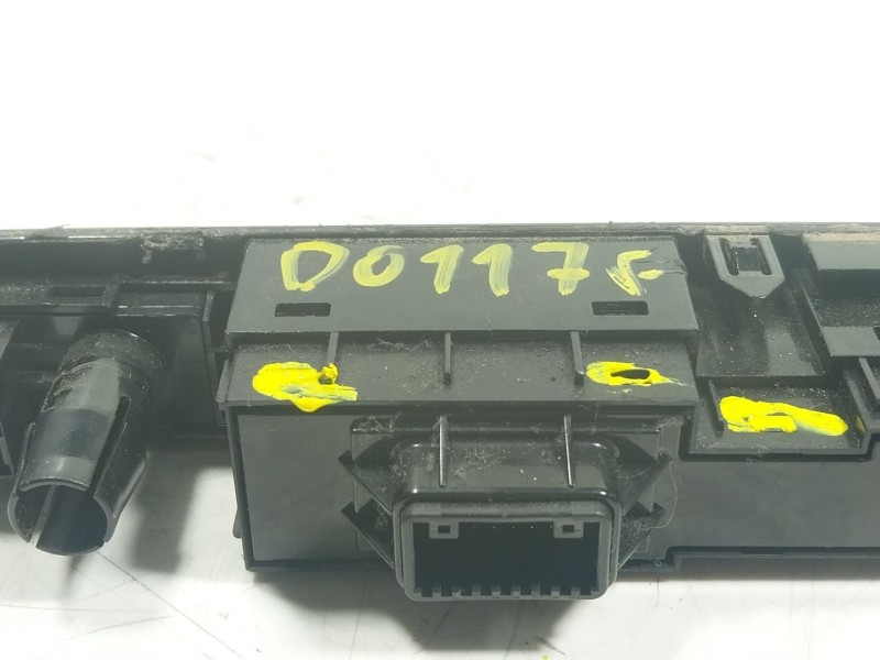 Recambio de warning para hyundai tucson (tl, tle) 1.7 crdi referencia OEM IAM  93700D7100 