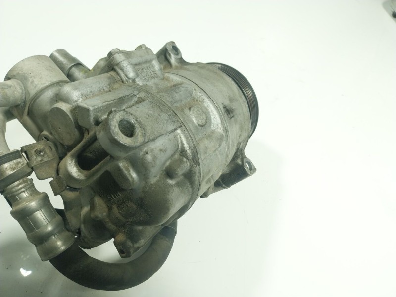 Recambio de compresor aire acondicionado para mazda premacy (cp) 2.0 td referencia OEM IAM  811057002 