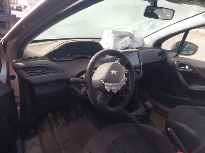 peugeot 208 i (ca_, cc_) del año 2012