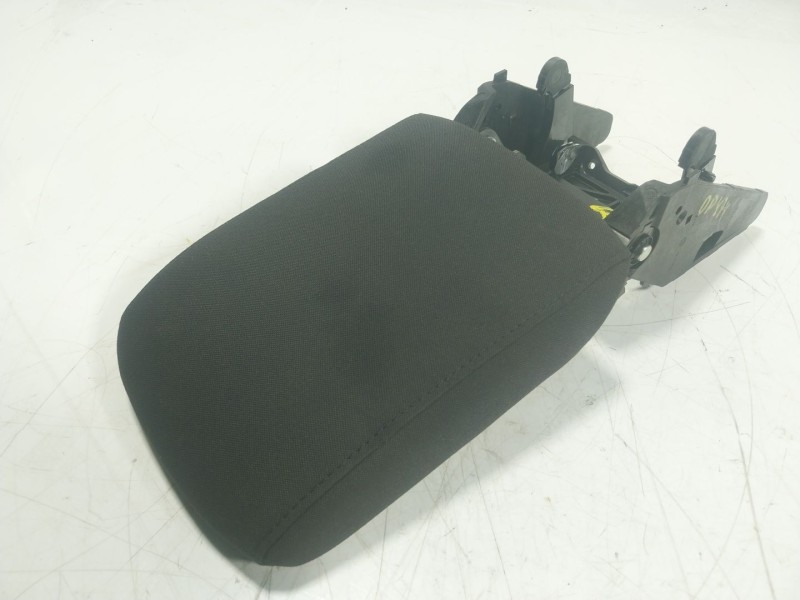 Recambio de apoyabrazos central para volkswagen t-roc (a11, d11) 2.0 tdi referencia OEM IAM  2GA864207DKB 