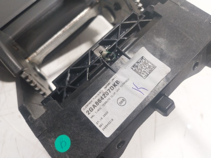 Recambio de apoyabrazos central para volkswagen t-roc (a11, d11) 2.0 tdi referencia OEM IAM  2GA864207DKB 