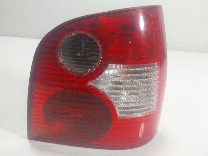 Recambio de piloto trasero derecho para volkswagen polo iv (9n_, 9a_) 1.4 16v referencia OEM IAM  6Q6945096G 