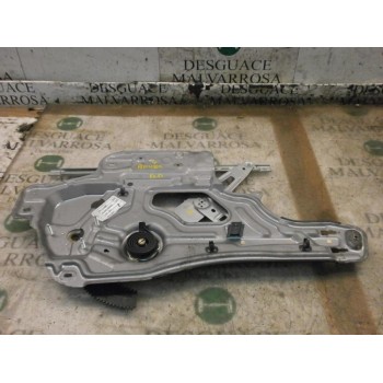 ELEVALUNAS DELANTERO DERECHO 8240626000 