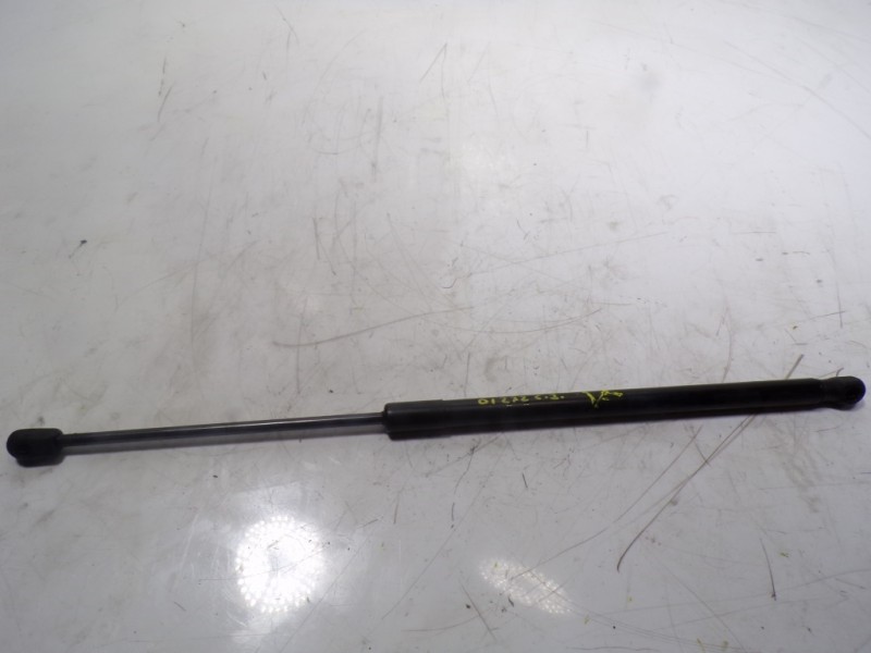 Recambio de amortiguador capot para volkswagen touareg (7la) tdi r5 referencia OEM IAM 7L6823359B  