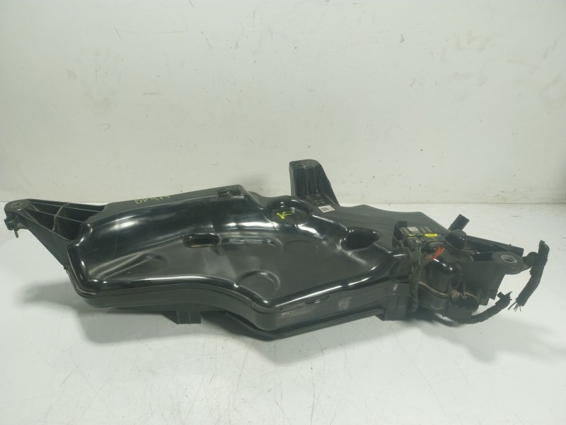 Recambio de deposito aditivo para volkswagen t-roc (a11, d11) 2.0 tdi referencia OEM IAM 5Q0131877AA 5Q0131877AA 