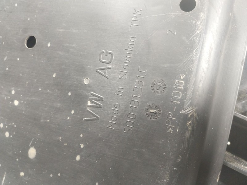 Recambio de deposito aditivo para volkswagen t-roc (a11, d11) 2.0 tdi referencia OEM IAM 5Q0131877AA 5Q0131877AA 