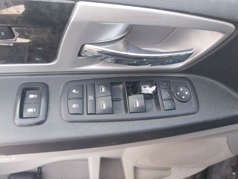 chrysler grand voyager v (rt) del año 2011