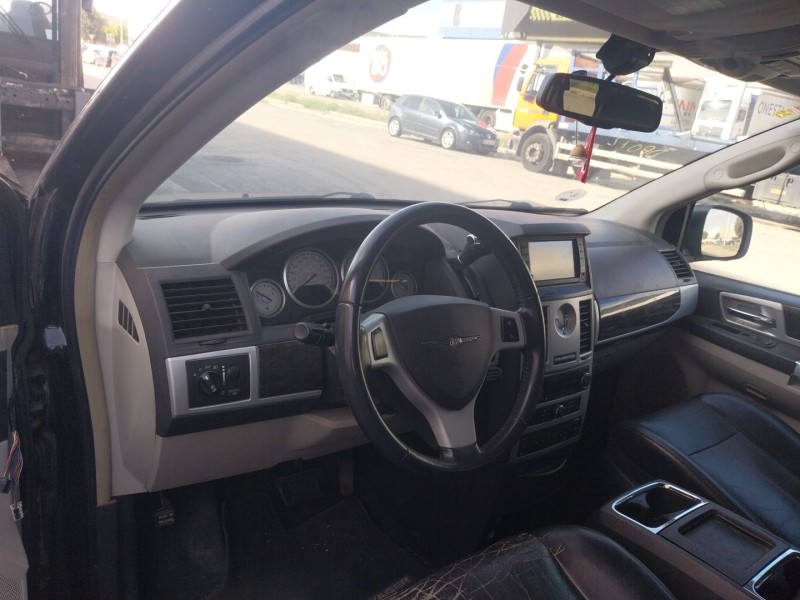 chrysler grand voyager v (rt) del año 2011