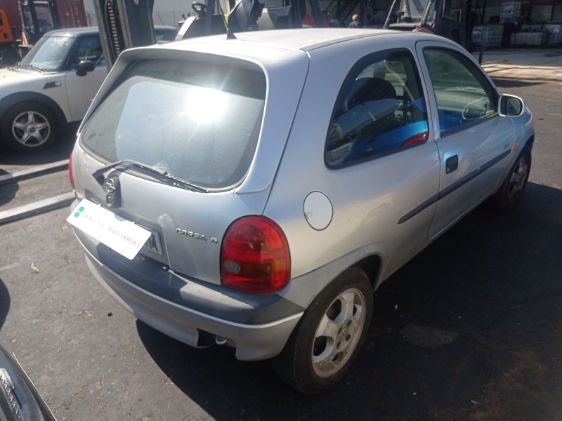 opel corsa b (s93) del año 2000