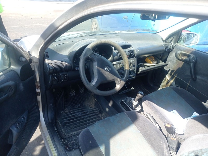 opel corsa b (s93) del año 2000