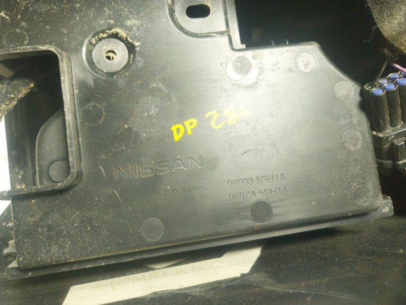 Recambio de apoyabrazos central para nissan leaf (ze1) electric referencia OEM IAM 969105SH0A 969935SH1 