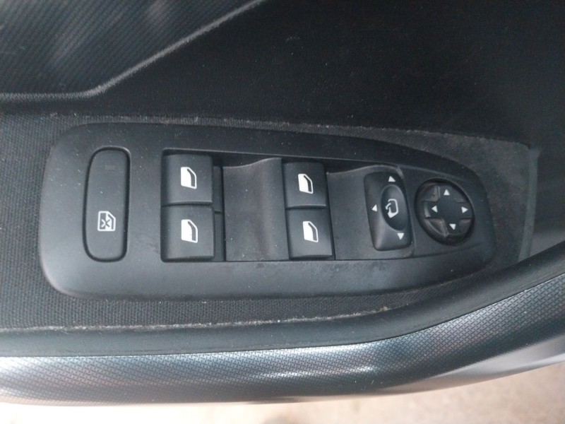 peugeot 2008 i (cu_) del año 2019