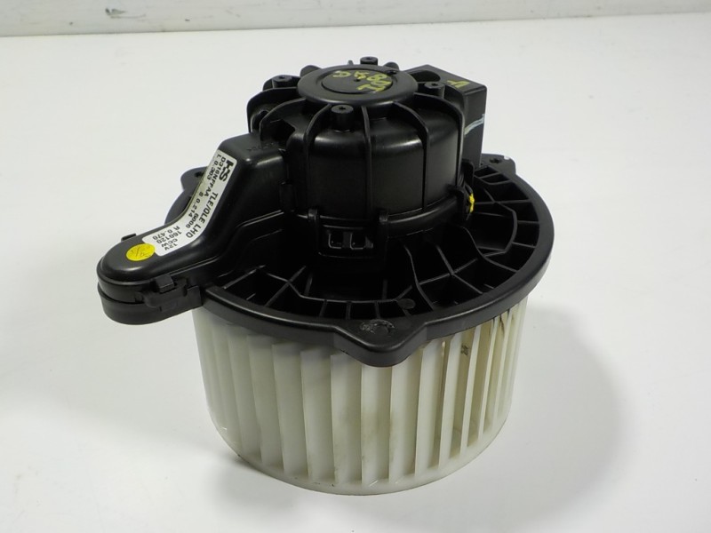 Recambio de motor calefaccion para hyundai tucson tecno safe 2wd bluedrive referencia OEM IAM 97113D7000 D316NFFAA 