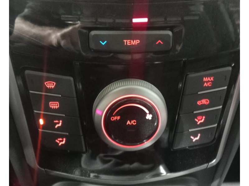 Recambio de mando climatizador para ssangyong tivoli 1.6 xdi 160 referencia OEM IAM  6871035300 