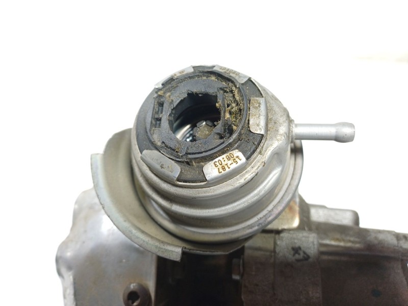 Recambio de turbocompresor para volkswagen golf vii lim. (bq1) 1.6 tdi referencia OEM IAM 04L253020A 04L253016H 8138603