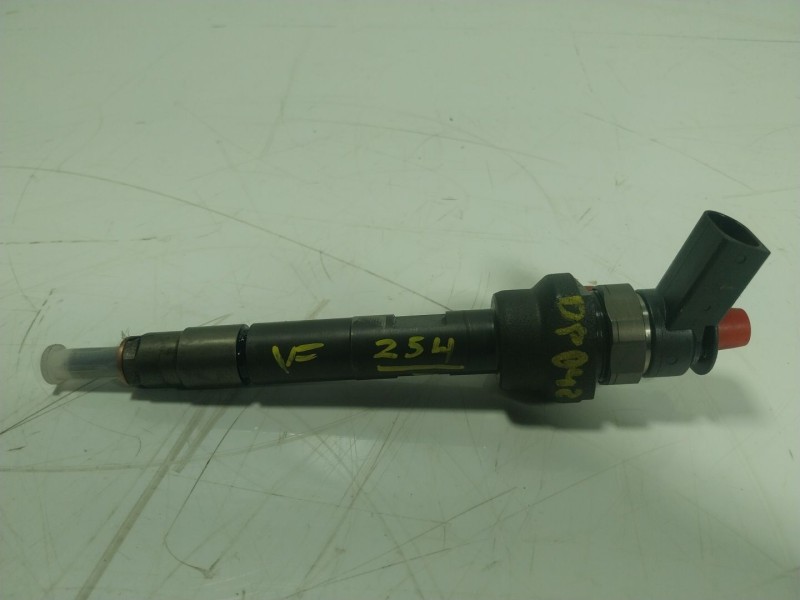 Recambio de inyector para bmw x1 (e84) sdrive 18 d referencia OEM IAM  779844606 