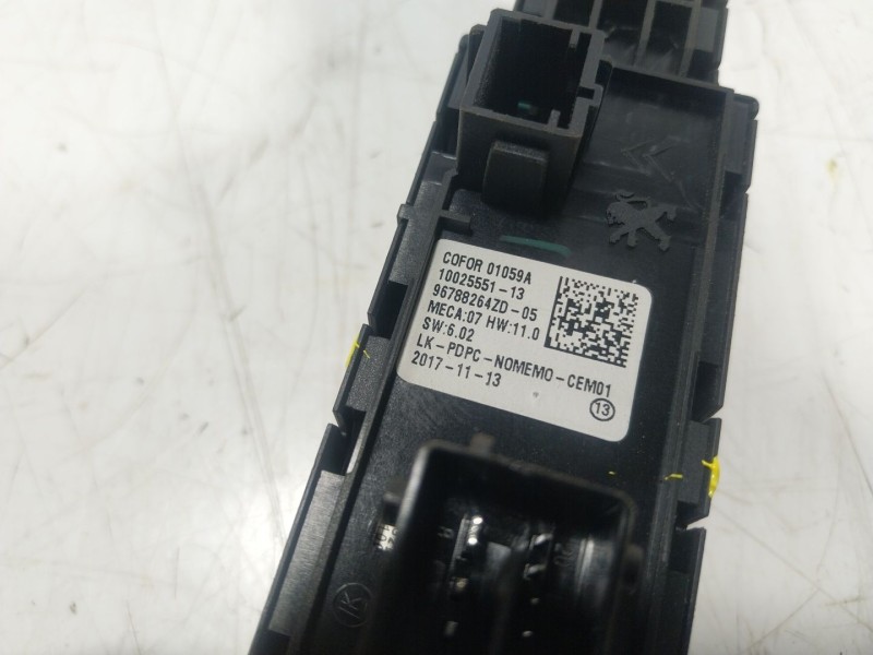 Recambio de mando elevalunas delantero izquierdo para opel crossland x / crossland (p17, p2qo) 1.2 (75) referencia OEM IAM  9678