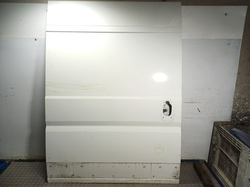 Recambio de puerta lateral derecha para peugeot boxer furgoneta 2.0 bluehdi 130 referencia OEM IAM 1612405180  
