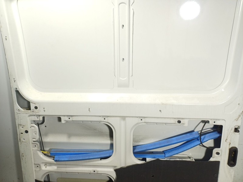 Recambio de puerta lateral derecha para peugeot boxer furgoneta 2.0 bluehdi 130 referencia OEM IAM 1612405180  