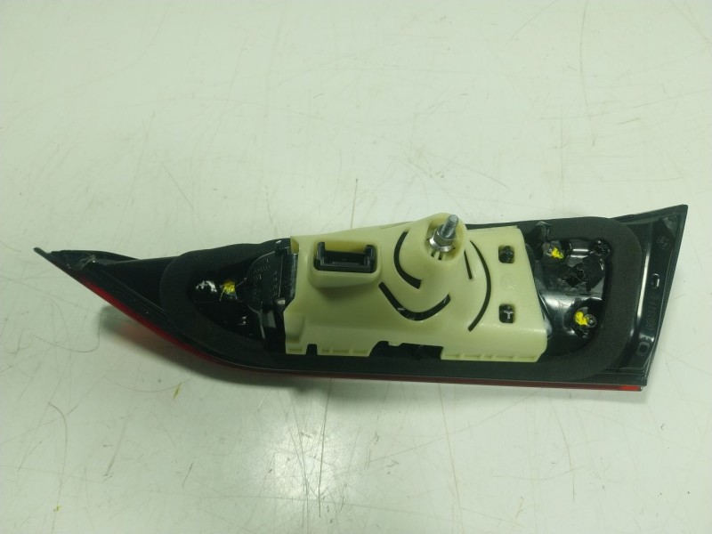 Recambio de piloto trasero izquierdo interior para bmw 4 descapotable (g23, g83) 420 i referencia OEM IAM  6321747760710 