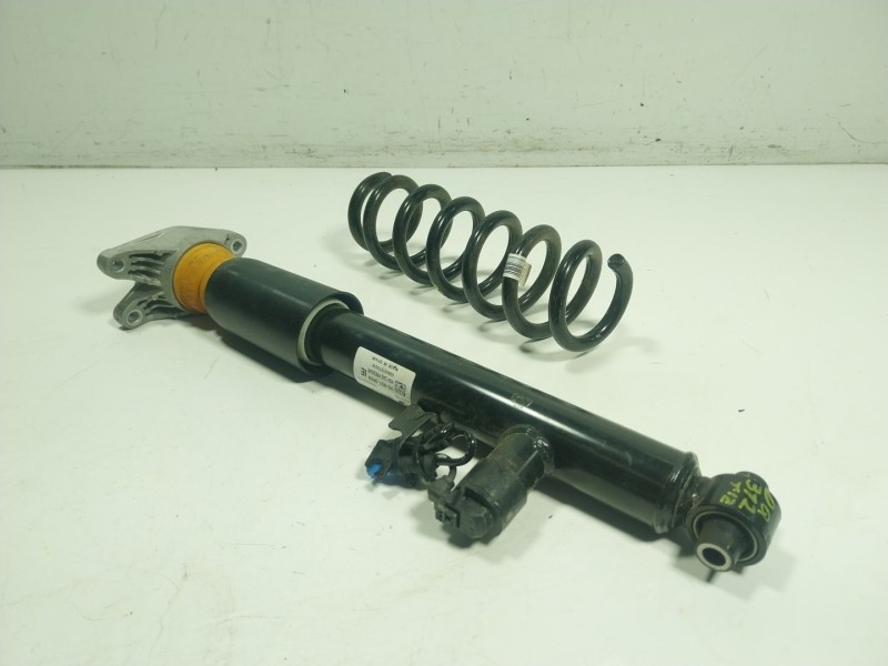 Recambio de amortiguador trasero izquierdo para bmw 4 descapotable (g23, g83) 420 i referencia OEM IAM  5A21C87A01 