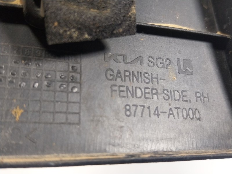 Recambio de aletin delantero derecho para kia niro ii (sg2) 1.6 gdi hybrid referencia OEM IAM  87714AT000 