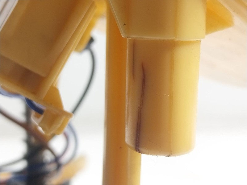 Recambio de aforador para bmw x1 (e84) sdrive 18 d referencia OEM IAM 16117190946  