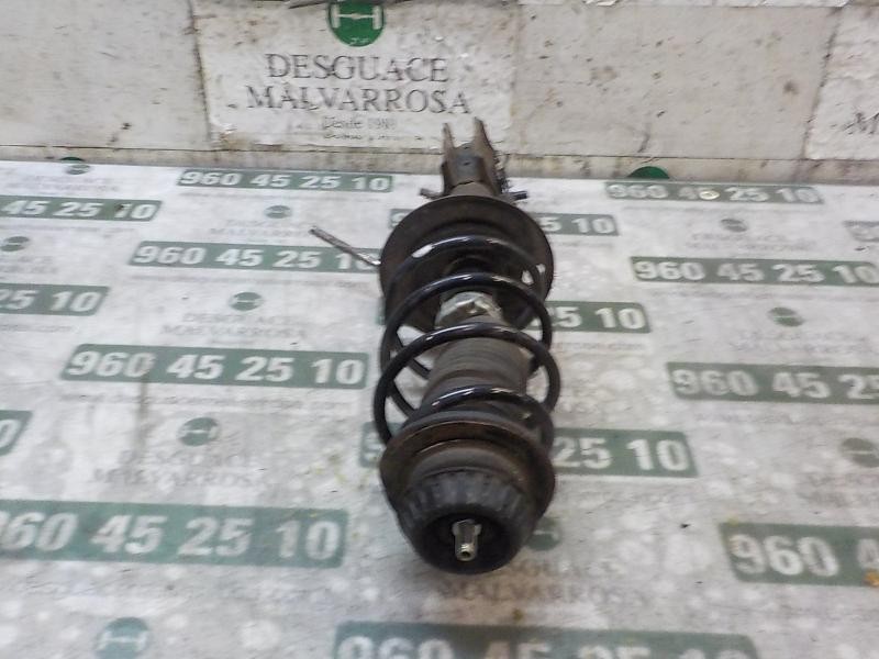 Recambio de amortiguador delantero derecho para toyota yaris 1.0 cat referencia OEM IAM 485100D810  