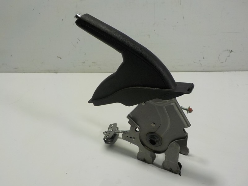 Recambio de palanca freno de mano para hyundai tucson tecno safe 2wd bluedrive referencia OEM IAM 59710D7100TRY  