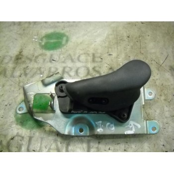 MANETA INTERIOR DELANTERA IZQUIERDA 