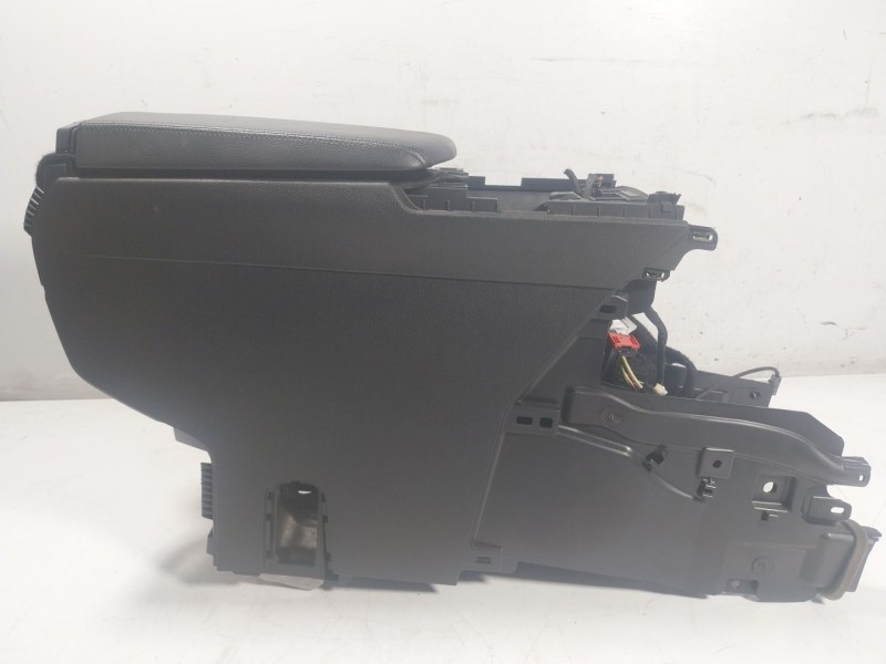 Recambio de apoyabrazos central para peugeot 3008 i monospace (0u_) 1.6 bluehdi 120 referencia OEM IAM   