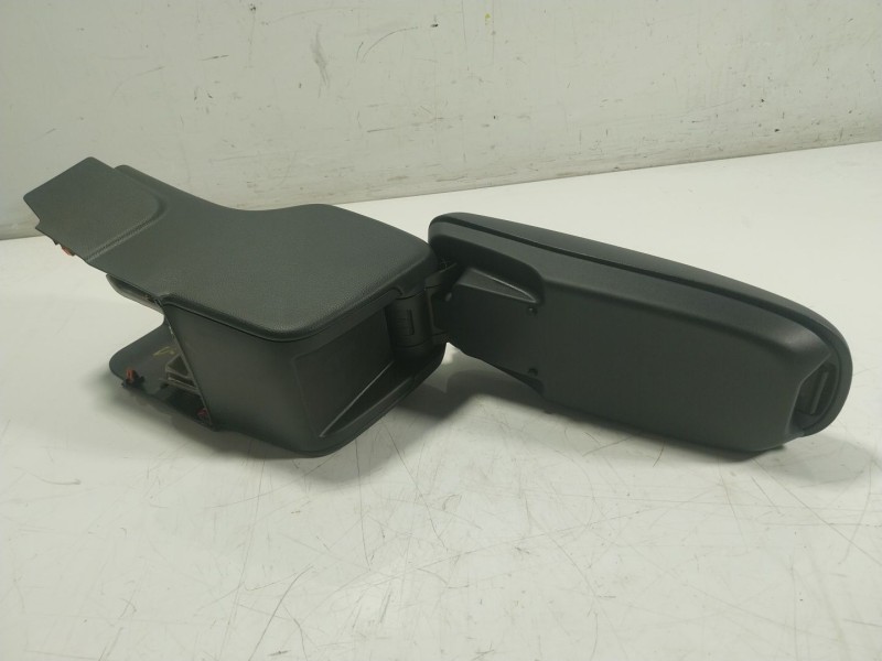 Recambio de apoyabrazos central para toyota yaris cross (mxp_) 1.5 hybrid (mxpj10) referencia OEM IAM 58905K0020C1 58901K0020 