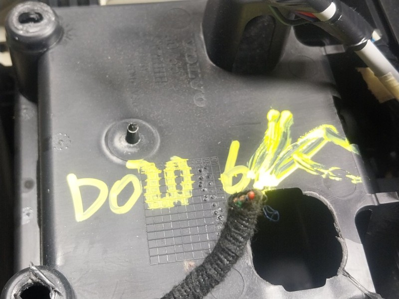 Recambio de apoyabrazos central para volvo xc60 i suv (156) d5 awd referencia OEM IAM 39804804  