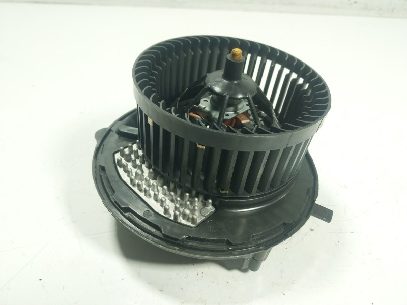 Recambio de motor calefaccion para seat leon sportstourer (kl8) style referencia OEM IAM 5WB819021A 3Q1819021E 5WA907521