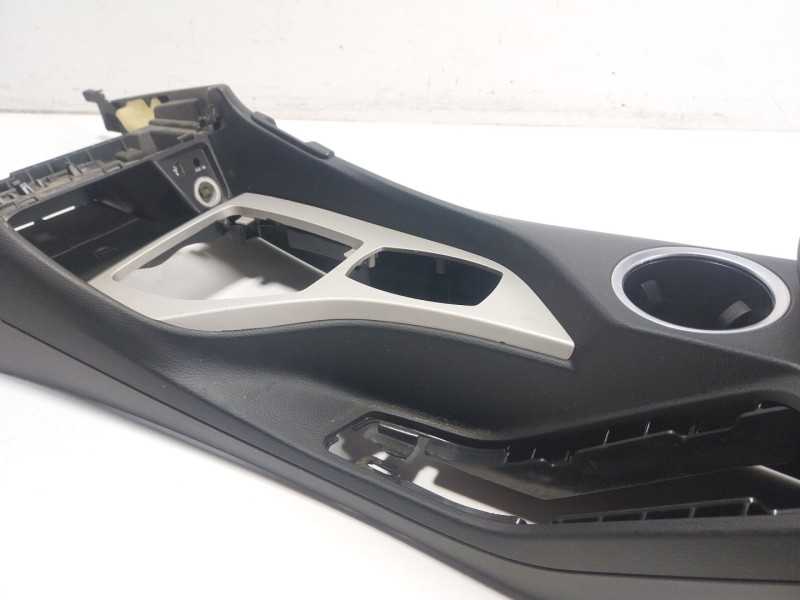 Recambio de apoyabrazos central para bmw x1 (e84) sdrive 18 d referencia OEM IAM   