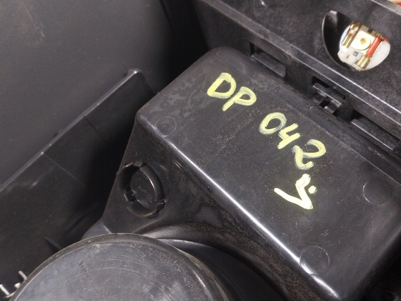 Recambio de apoyabrazos central para bmw x1 (e84) sdrive 18 d referencia OEM IAM   