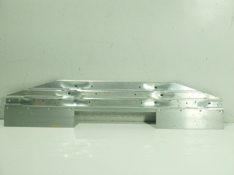 Recambio de travesaño inferior para bmw 5 (g30, f90) 540 i xdrive referencia OEM IAM 51717334421 733442105 