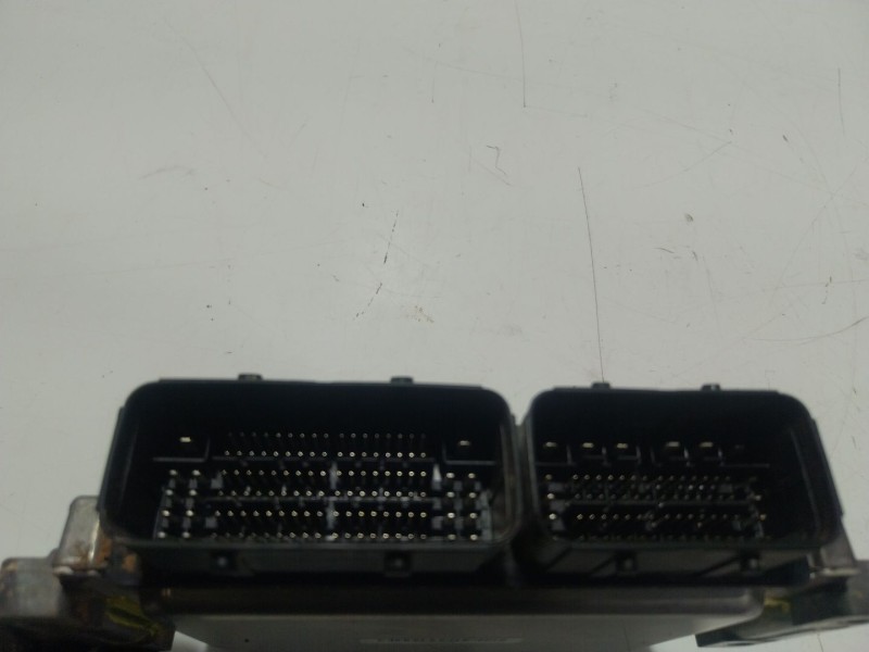 Recambio de centralita motor uce para opel vivaro c platform cabin (k0) 2.0 referencia OEM IAM  9818035080 