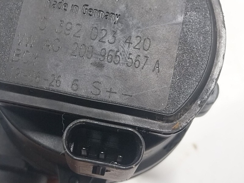 Recambio de bomba agua para audi a3 sportback (8va, 8vf) 1.6 tdi referencia OEM IAM 5G0965567 0392023420 