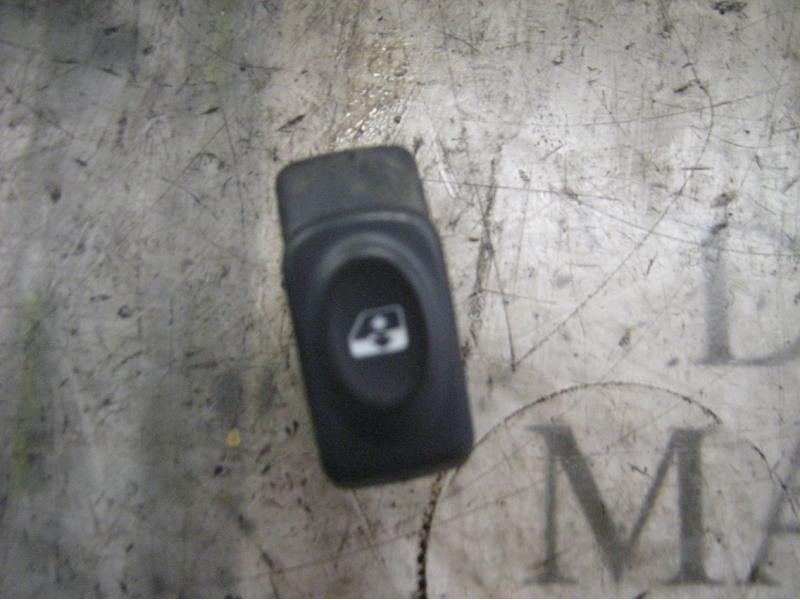 Recambio de mando elevalunas delantero derecho para renault clio ii fase i (b/cbo) 1.9 d referencia OEM IAM   
