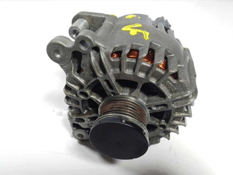 Recambio de alternador para volkswagen golf vi (5k1) 1.4 16v tsi referencia OEM IAM  03C903025D 