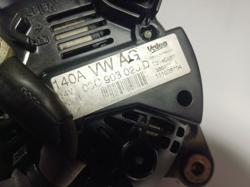 Recambio de alternador para volkswagen golf vi (5k1) 1.4 16v tsi referencia OEM IAM  03C903025D 
