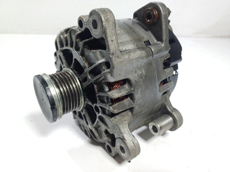 Recambio de alternador para volkswagen golf vi (5k1) 1.4 16v tsi referencia OEM IAM  03C903025D 