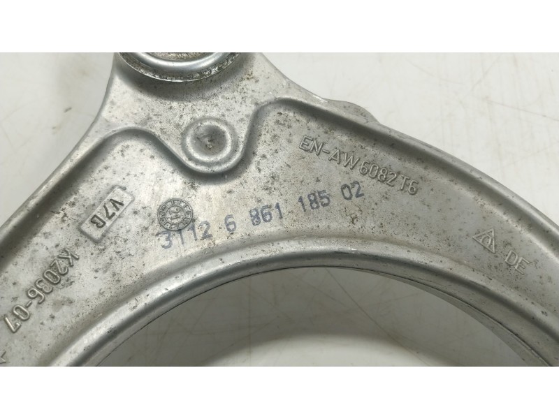 Recambio de brazo suspension superior delantero derecho para bmw 5 (g30, f90) 530 d xdrive referencia OEM IAM 31106861185 311268