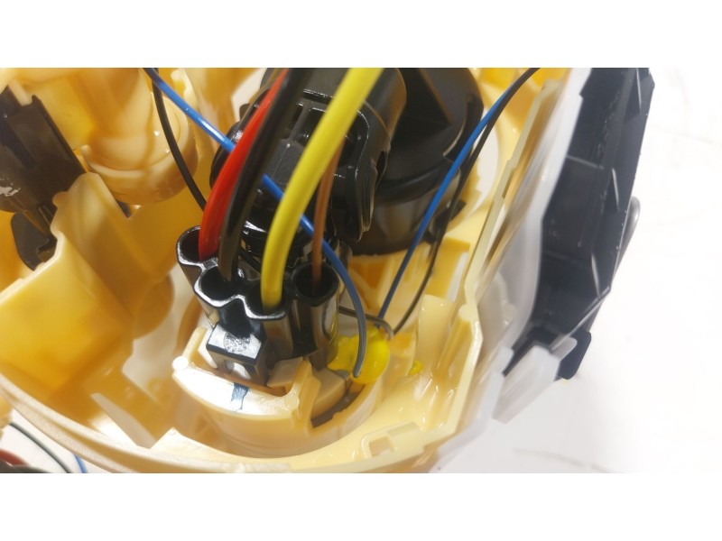 Recambio de aforador para bmw 5 (g30, f90) 530 d xdrive referencia OEM IAM 16119468610 946861004 