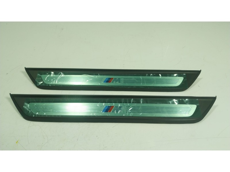 Recambio de moldura para bmw 5 (g30, f90) 530 d xdrive referencia OEM IAM 51475A0DB65 51475A0DB6501 