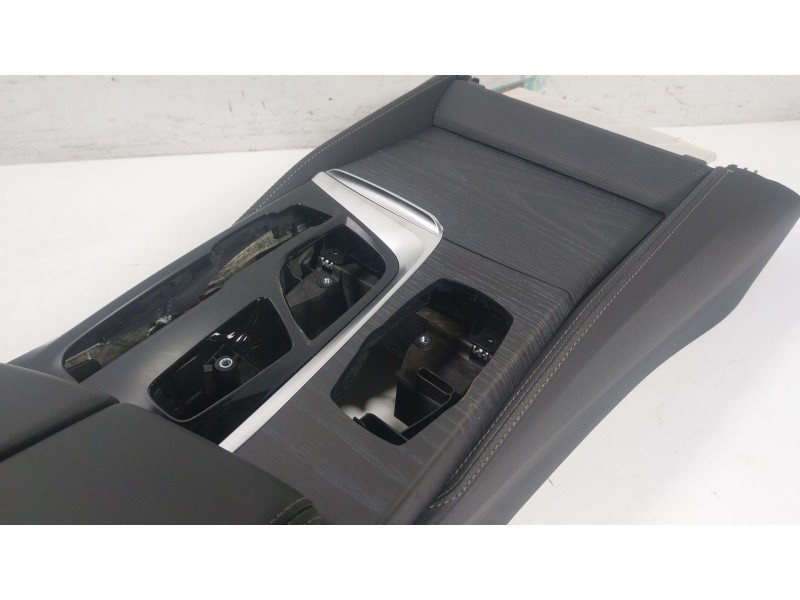 Recambio de apoyabrazos central para bmw 5 (g30, f90) 530 d xdrive referencia OEM IAM 51169388149  