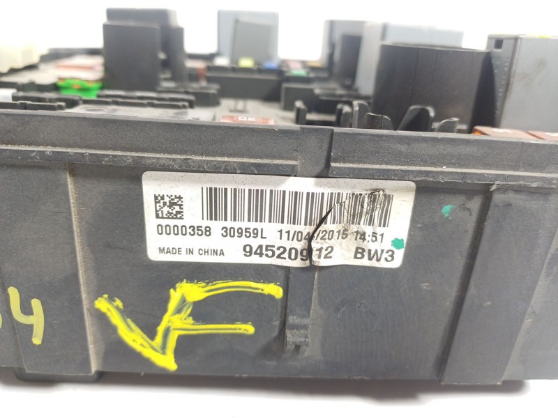 Recambio de caja reles / fusibles para opel mokka x 1.6 cdti dpf referencia OEM IAM   