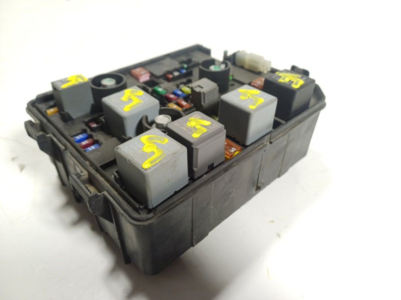 Recambio de caja reles / fusibles para opel mokka x 1.6 cdti dpf referencia OEM IAM   